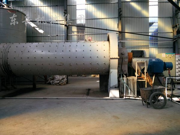 加氣混凝土砌塊設(shè)備球磨機