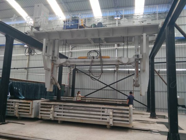 加氣混凝土砌塊生產(chǎn)線翻轉(zhuǎn)吊具